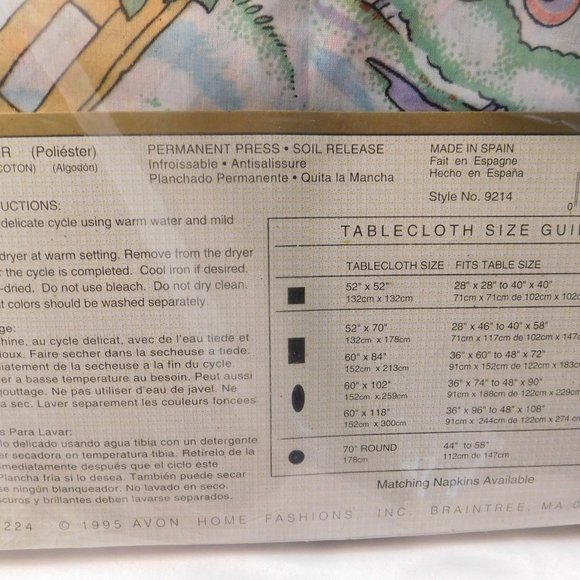 VINTAGE AVON FASHIONS PETUNIA'S GARDEN TABLECLOTH AND NAPKINS - Picture 4 of 9